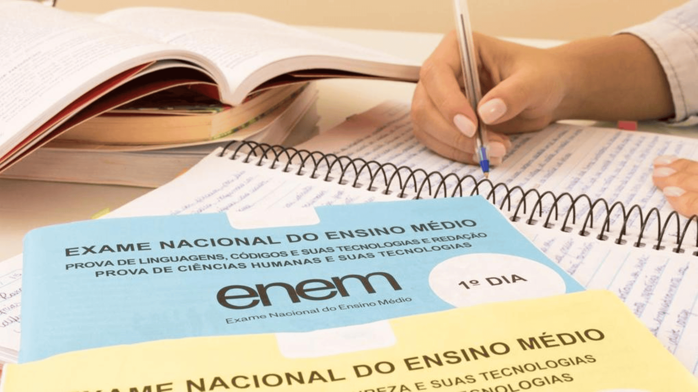Ceará entre os 10 com Nota Mil na Redação do Enem 2024